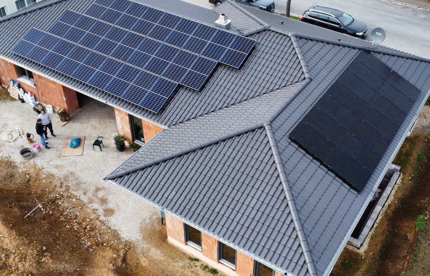 Referenzanlage: Walmdach, mehrere Dachseiten