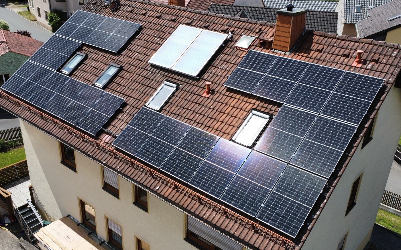 Referenzanlage: Wohnhaus mit Dachfenstern
