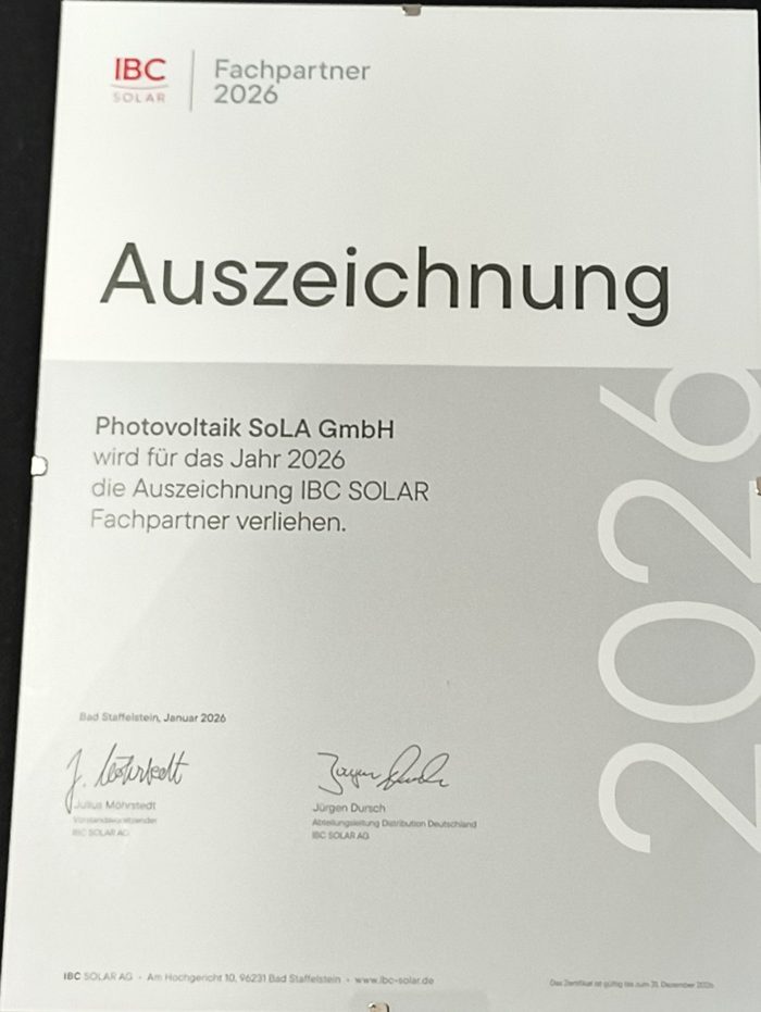 Urkunde: Auszeichnung IBC SOLAR Fachpartner 2026 für die Photovoltaik SoLA GmbH